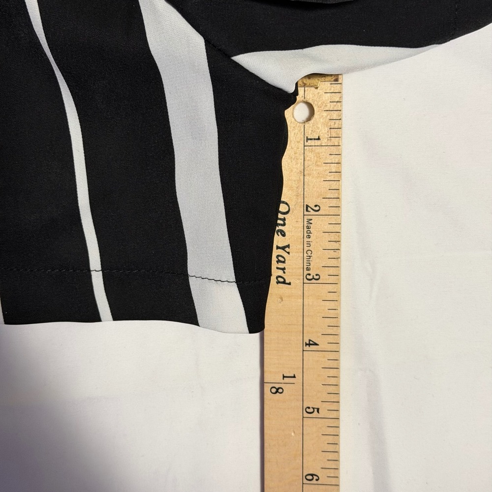 Shorts Romper 2XL Black White Vertical Stripe Tie Shoulder V-Neck Snap Front - Picture 6 of 9